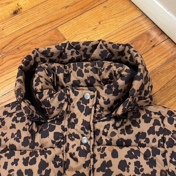 Gap Leopard Print Short Puffer - Small - Picture 2 of 6